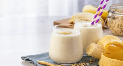 Ljetni smoothie sa zobenim pahuljicama za podizanje energije! Ljetni smoothie sa zobenim pahuljicama za podizanje energije!